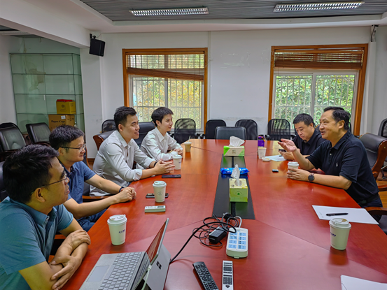 中国移动通信联合会执行会长倪健中一行莅临光本位科技调研(图2)