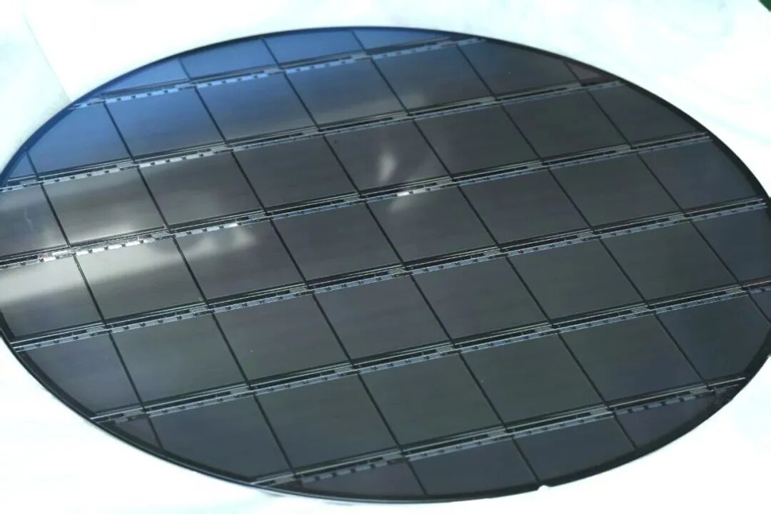 两会刚定调，GTC就给答案：光子芯片开始进入现实算力体系(图4)